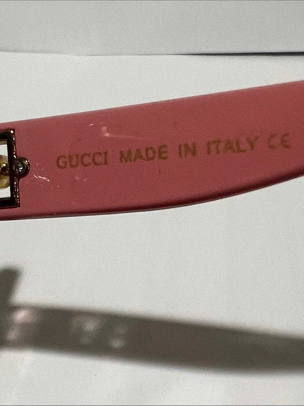 Brand new Gucci Blue and Pink Gradient Square Sunglasses with Gold GG, DUST BAG